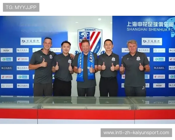 青年球员表现稳健 获得教练板凳机会，这名球员已经列入青年队名单或球员名单